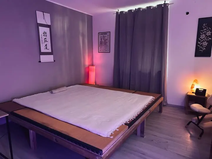 Contatto Shiatsu e ascolto corporeo Contatto Shiatsu e ascolto corporeo